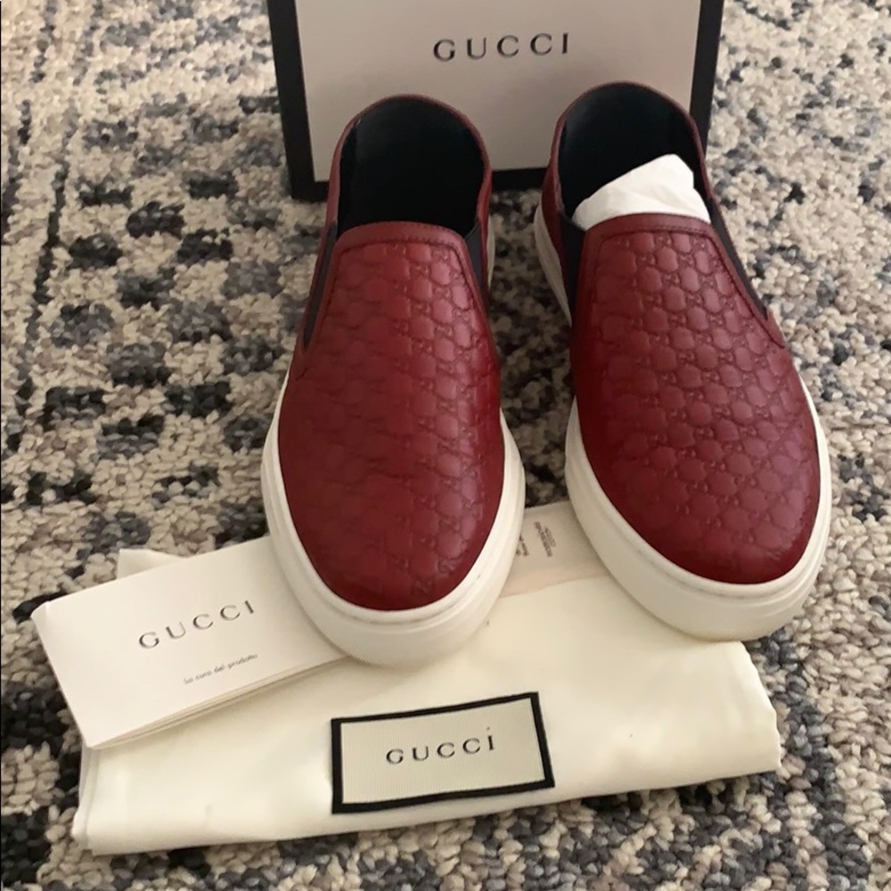 New Gucci Red Leather embossed sneakers 38